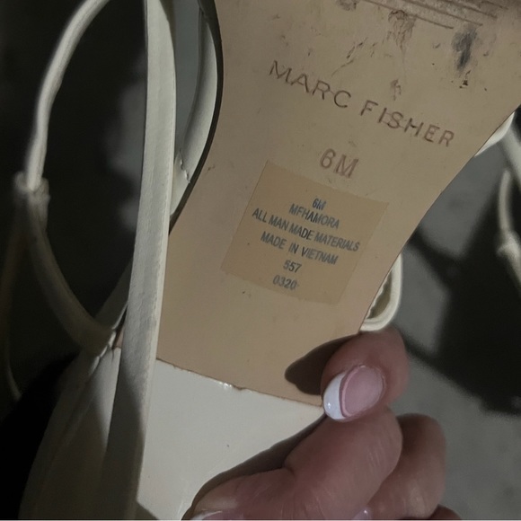 marc fisher white sandals - Picture 3 of 3